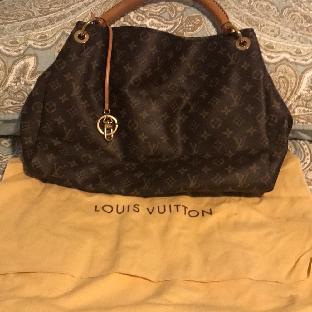 Louis Vuitton Monogram Canvas Artsy MM Hobo Bag